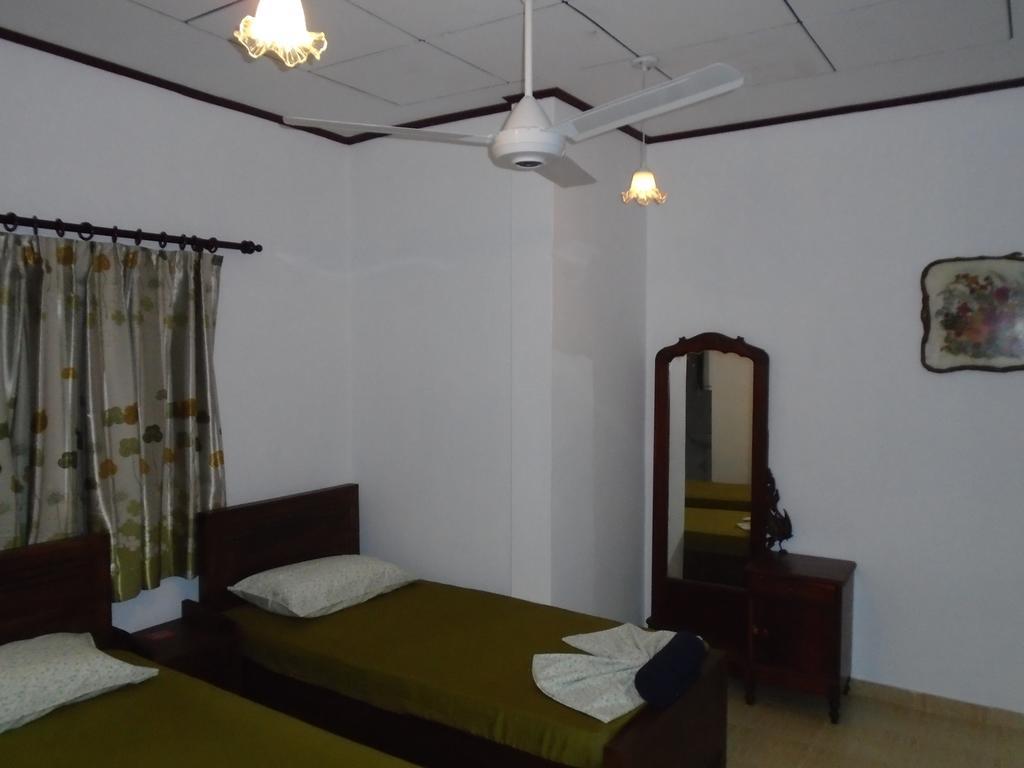 Shalona Holiday Home Гале Стая снимка